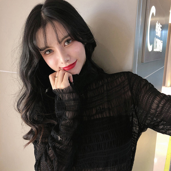 Moderni moteriška palaidinė aukšta apykakle ir ilgomis rankovėmis