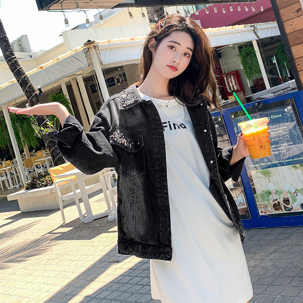 Geaca de dama moderna din denim model larg cu elemente metalice