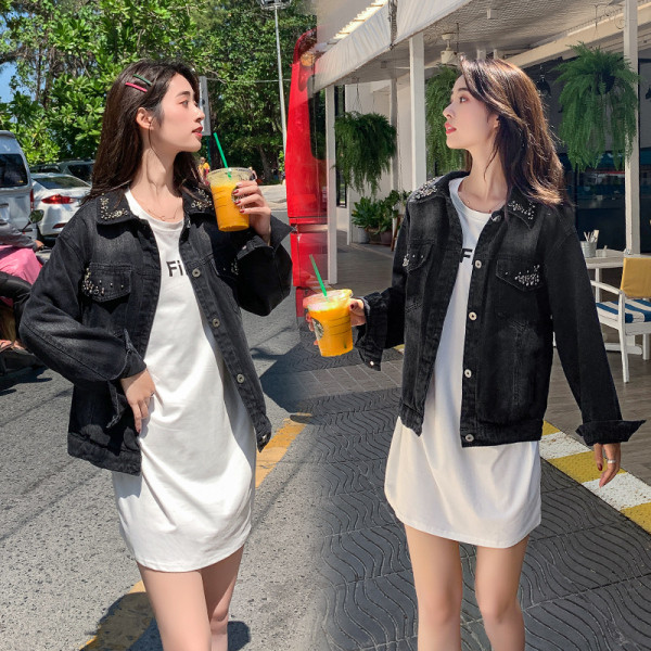 Geaca de dama moderna din denim model larg cu elemente metalice