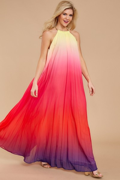 Modernaus kirpimo suknelė su O formos iškirpte, tinkanti paplūdimiui