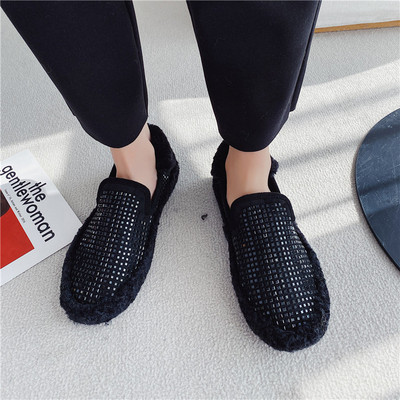 Modernūs moteriški mokasinai su akmenukais, pūkuotu ir lygiu padu