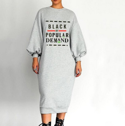 Naiste spordi- ja vabaaja kleit kirjaga