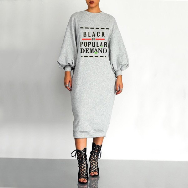 Naiste spordi- ja vabaaja kleit kirjaga