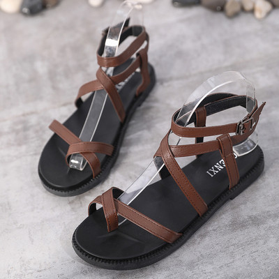 Sieviešu ikdienas sandales ar plakanu zoli un ādas lencēm