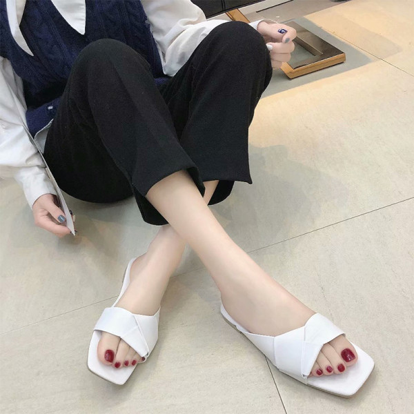 Lameda tallaga vabaaja naiste nahast sussid