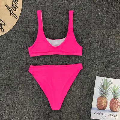 Naujo modelio moteriškas maudymosi kostiumėlis iš dviejų dalių su blizgiu efektu