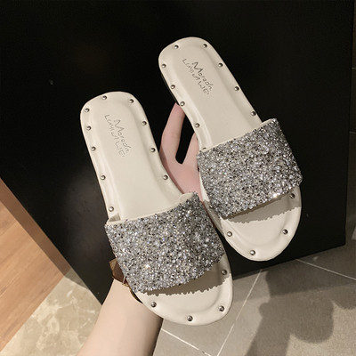 Sieviešu ikdienas čības ar plakanu zoli un spīdīgu efektu