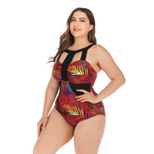 Suures suuruses värvilise mustri ja väljalõigetega täisujumistrikoo