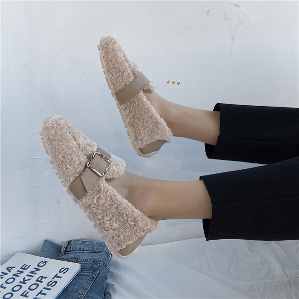 Naiste kohevad luku ja lameda tallaga mokassiinid