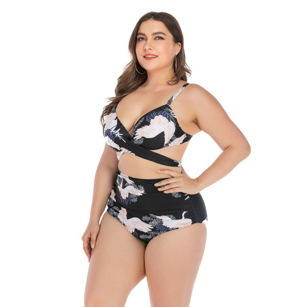 Dvodijelni kupaći kostim velike veličine s hlačama visokog struka i uzorkom u boji