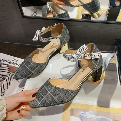 Moteriškos šiuolaikiškos tekstilinės basutės žemu storu kulnu