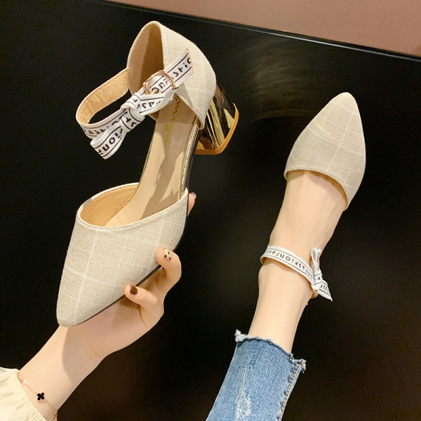 Moteriškos šiuolaikiškos tekstilinės basutės žemu storu kulnu