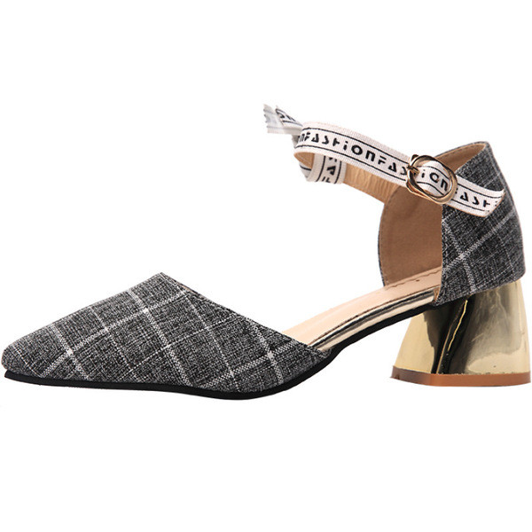 Moteriškos šiuolaikiškos tekstilinės basutės žemu storu kulnu