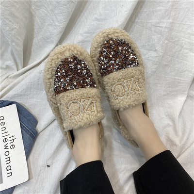 Laisvalaikio moteriški batai lygiais padais ir blizgančiomis dalelėmis bei akmenimis