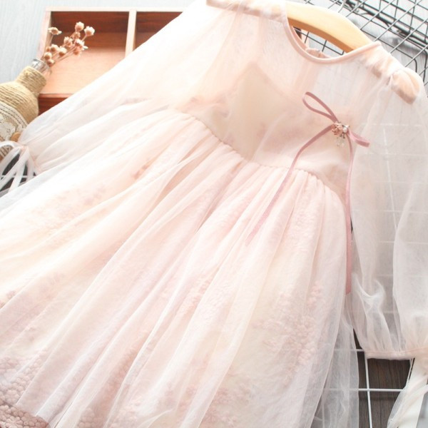 Moderna bērnu kleita ar tillu meitenēm - piegriezuma modelis