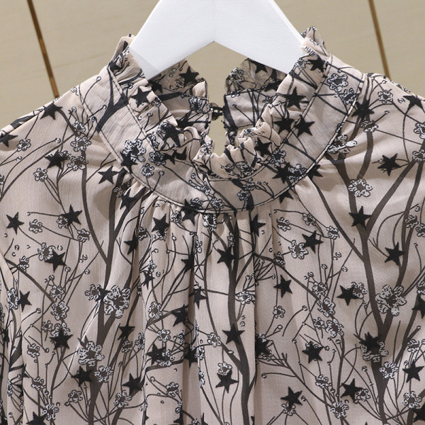 Moteriški modernūs marškiniai su gėlių raštu ir apvalia iškirpte