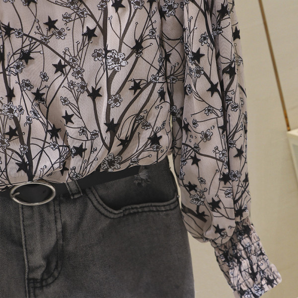 Moteriški modernūs marškiniai su gėlių raštu ir apvalia iškirpte