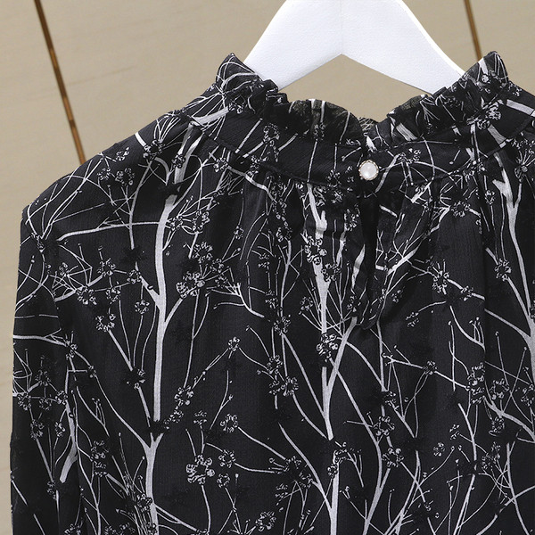 Moteriški modernūs marškiniai su gėlių raštu ir apvalia iškirpte