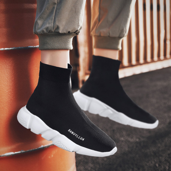 Naujo modelio vyriškų kedų tipo kojinės su užrašu