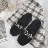 Mocasini de damă din puf cu talpă plată și element metalic