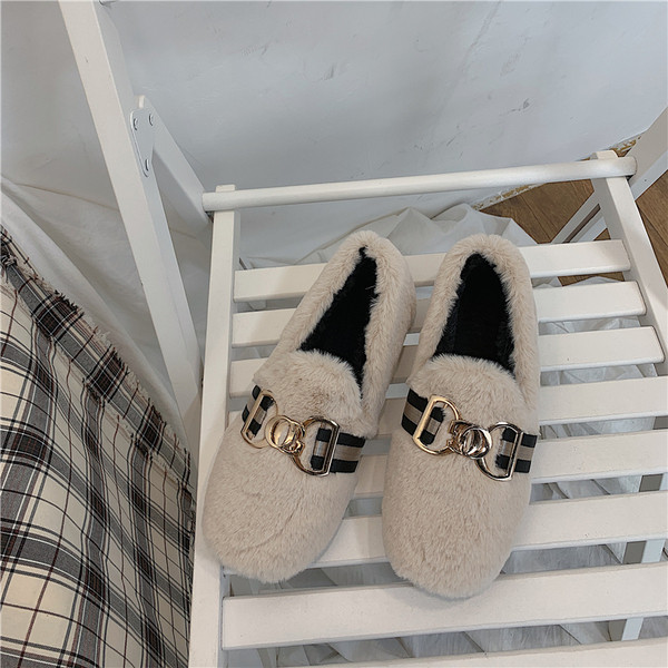 Mocasini de damă din puf cu talpă plată și element metalic