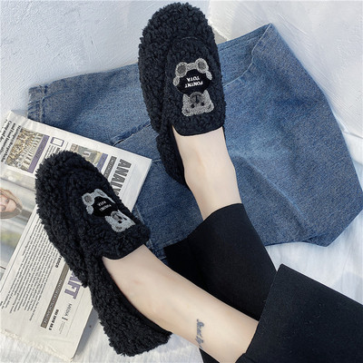 Paprasti moteriški mokasinai su meškos emblema ir lygiu padu