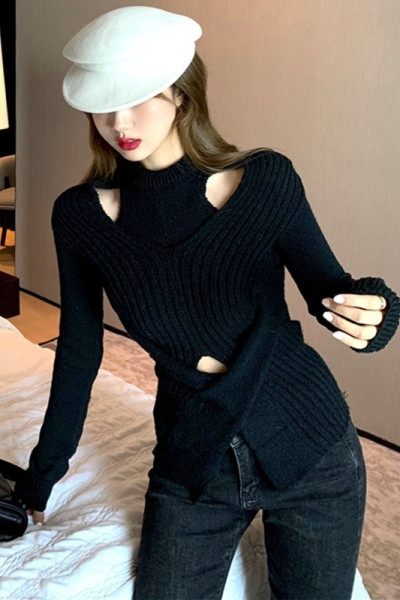 Bluza de dama cu decupaje si crapatura