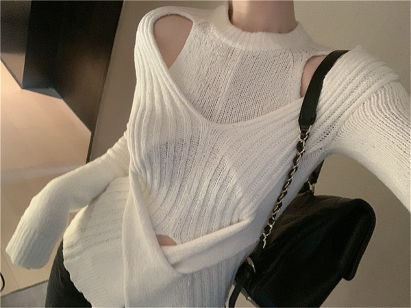 Bluza de dama cu decupaje si crapatura