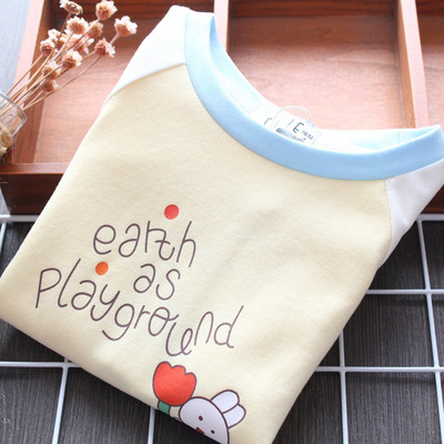 Bluză casual de damă cu decolteu oval și imprimeu