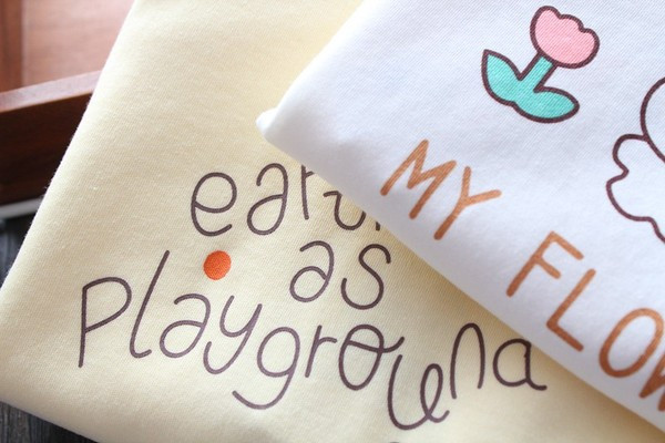 Bluză casual de damă cu decolteu oval și imprimeu