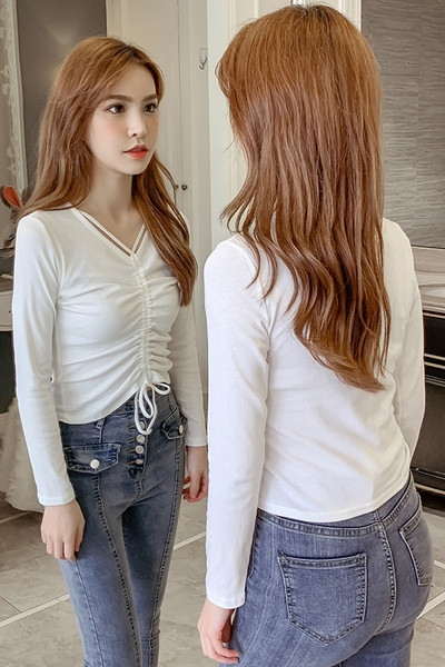 Sieviešu ikdienas blūze ar špica kakla izgriezumu un saitēm