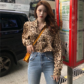 Široka ženska košulja s leopard printom