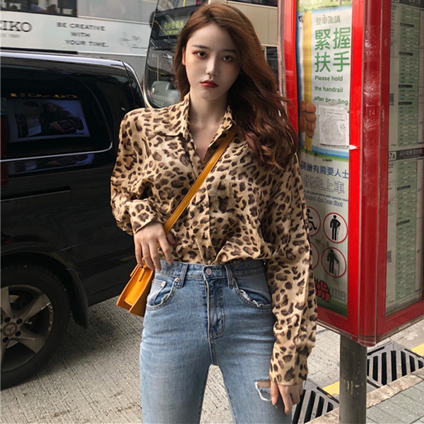 Široka ženska košulja s leopard printom