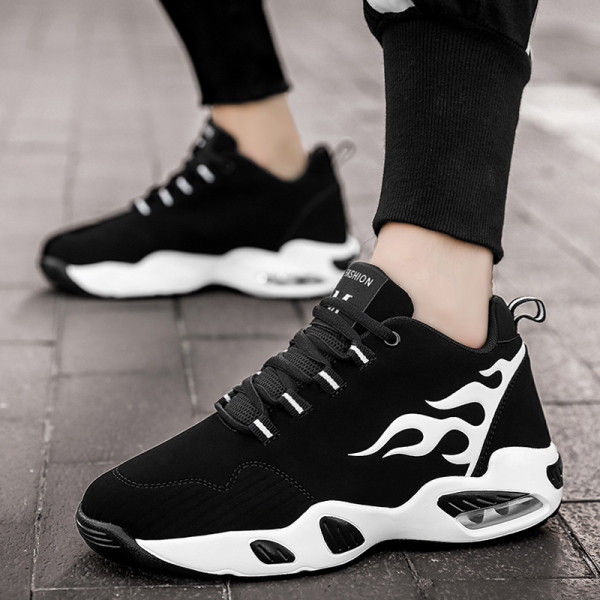 Jauns sporta-ikdienas vīriešu kedu modelis