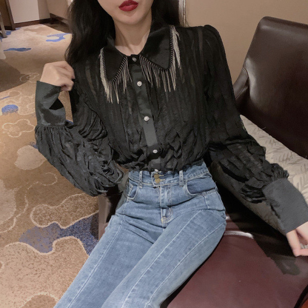 Modern női ing klasszikus gallérral, rojtokkal