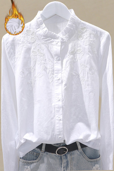 Ikdienas sieviešu krekls ar izšuvumu un apaļu kakla izgriezumu