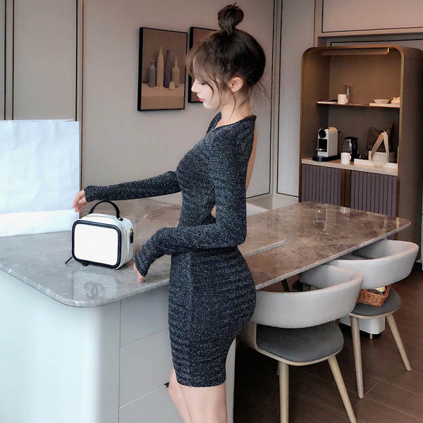 Rochie elegantă de damă, cu mâneci lungi și spate gol