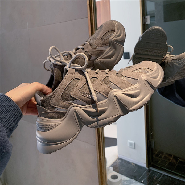 Alkalmi női tornacipő magas durva talppal