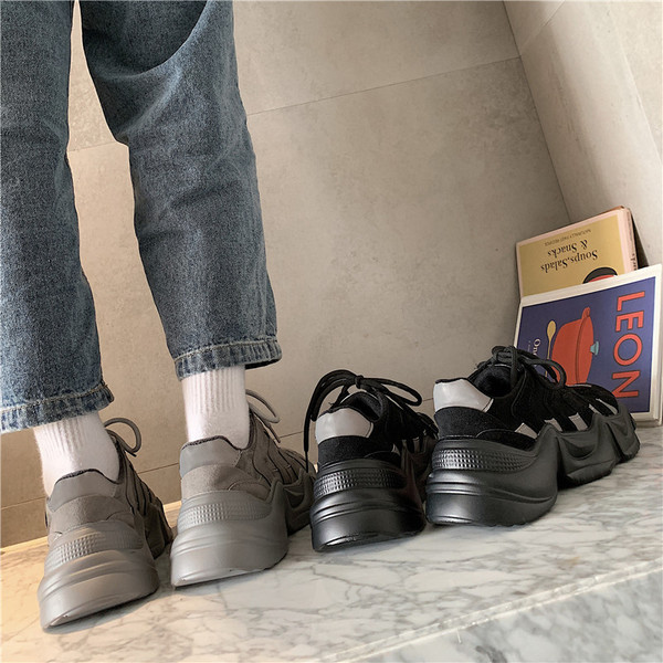 Alkalmi női tornacipő magas durva talppal