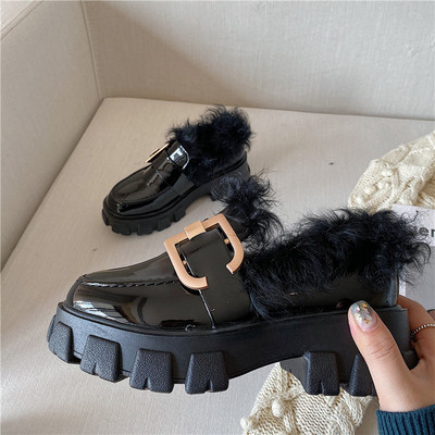 Ikdienas sieviešu apavi ar augstu raupju zoli un dūnu