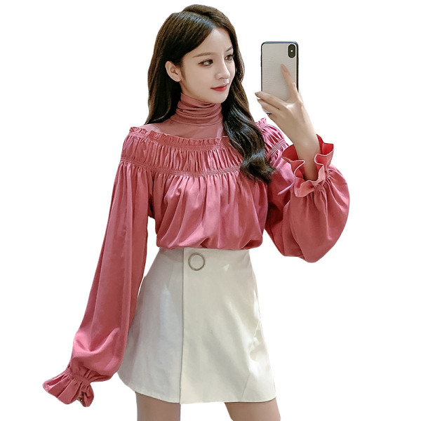 Sieviešu ikdienas pavasara blūze ar augstu apkakli un garām platām piedurknēm