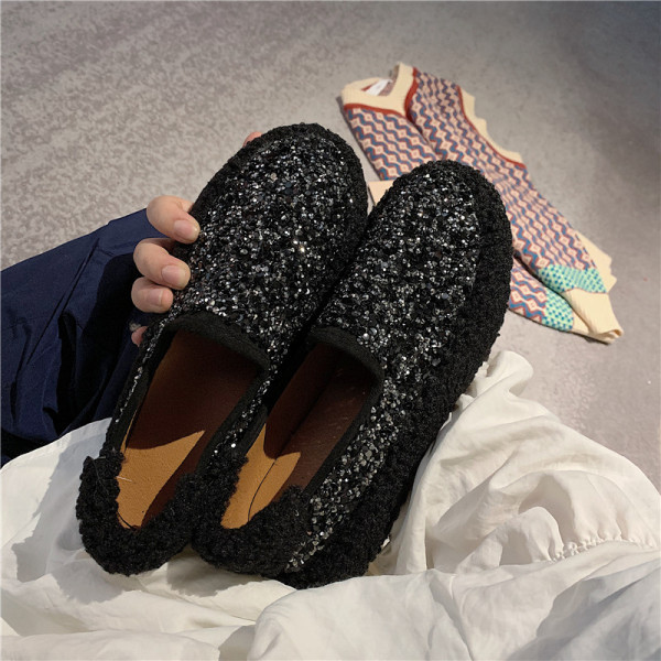 Női alkalmi cipő lapos talppal és fényes részecskékkel