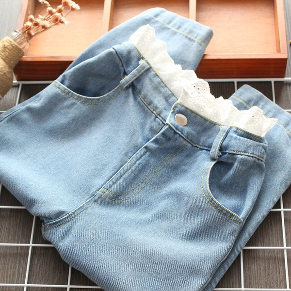 Naujas vaikiškų džinsų mergaičių modelis su nėriniais