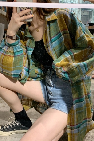 Cămașă lată de damă cu guler clasic