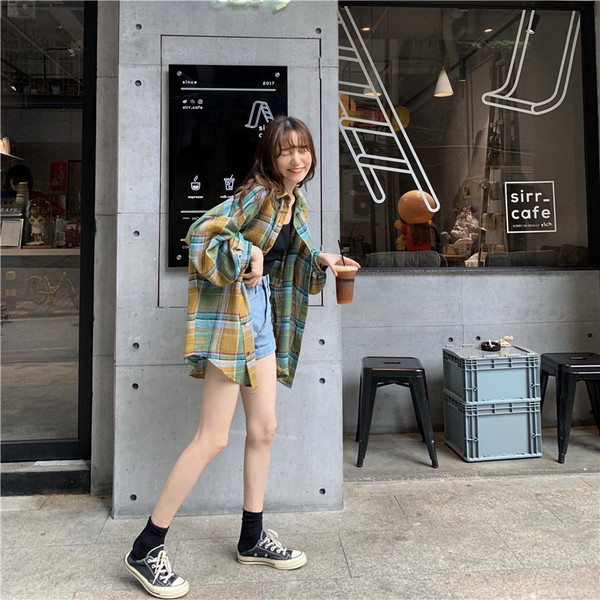 Cămașă lată de damă cu guler clasic