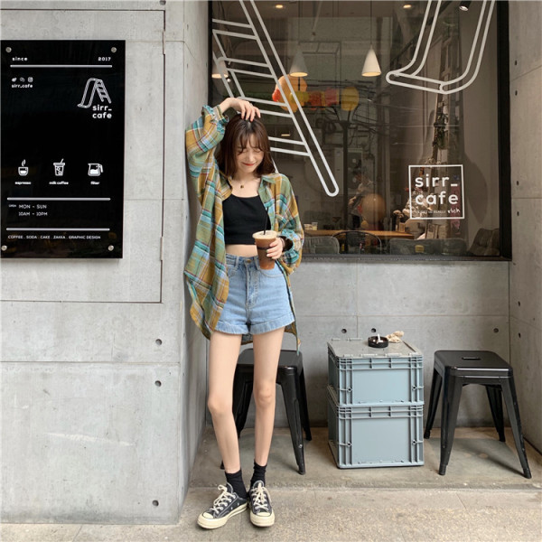 Cămașă lată de damă cu guler clasic