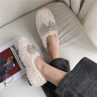 Laisvalaikio moteriški pliušiniai batai dekoruoti akmenukais