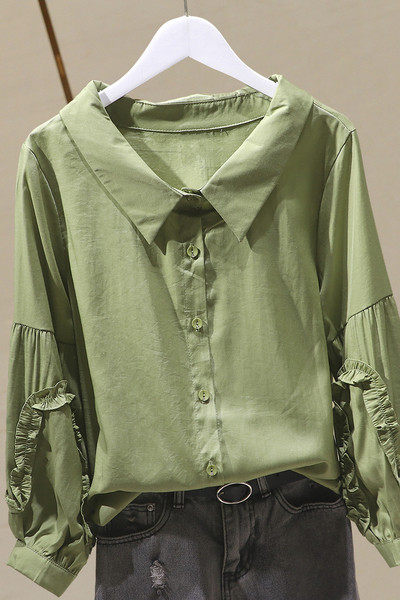 Ikdienas sieviešu krekls ar pogām un špica kakla izgriezumu