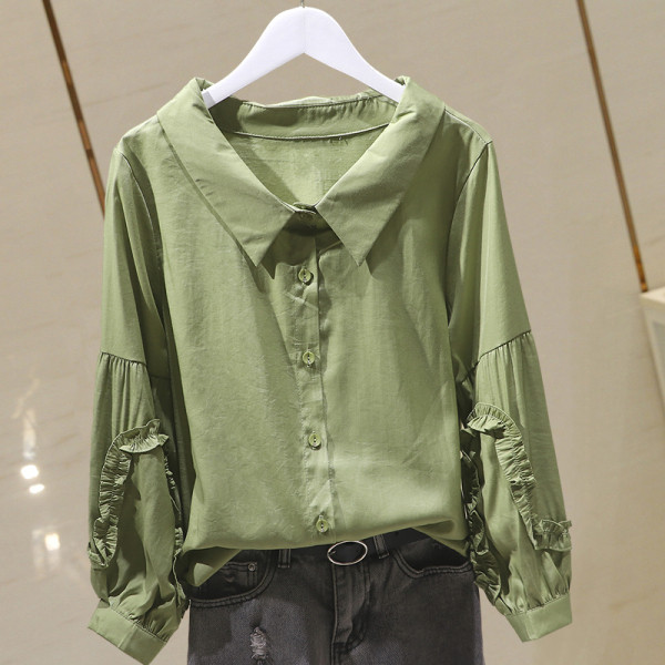 Ikdienas sieviešu krekls ar pogām un špica kakla izgriezumu