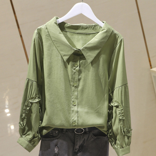 Ikdienas sieviešu krekls ar pogām un špica kakla izgriezumu